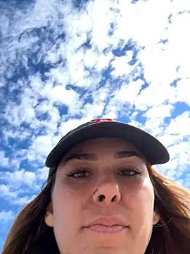 LeaGambit   online show from 10-10-25, 07:13