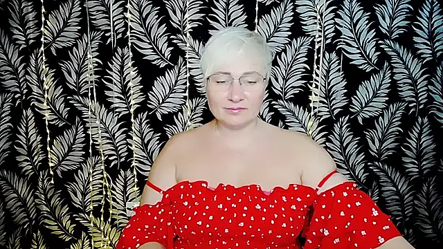 Snapshot of Olivia_playful chatting on 06-19-26, 10:41 Olivia playful online show from 06-19-26, 10:41