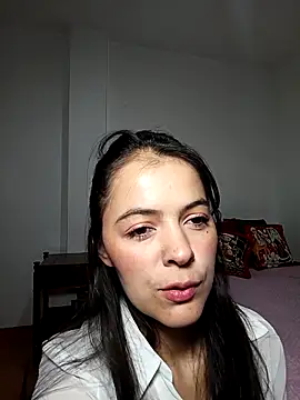 Snapshot of sarasweet_4 chatting on 12-17-25, 04:35 sarasweet 4 online show from 12-17-25, 04:35