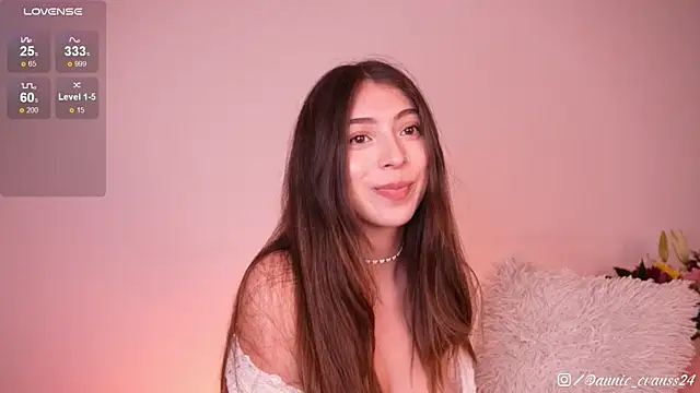 Snapshot of annie24_evans chatting on 03-06-25, 02:09 annie24 evans online show from 03-06-25, 02:09