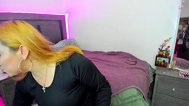 Snapshot of Cherrynoa chatting on 02-07-26, 02:48 Cherrynoa online show from 02-07-26, 02:48