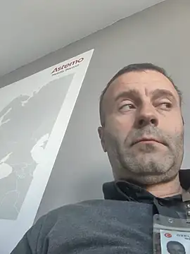 Snapshot of muscularsexy chatting on 07-15-26, 07:24 muscularsexy online show from 07-15-26, 07:24