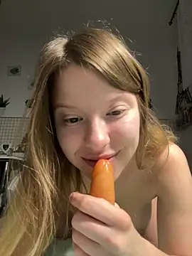 Snapshot of kimczii chatting on 05-13-26, 06:44 kimczii online show from 05-13-26, 06:44