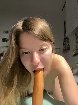 Snapshot of kimczii chatting on 05-25-26, 06:19 kimczii online show from 05-25-26, 06:19