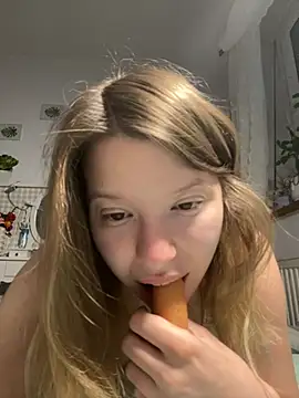 Snapshot of kimczii chatting on 06-03-26, 06:16 kimczii online show from 06-03-26, 06:16