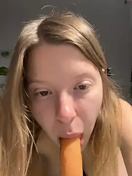 Snapshot of kimczii chatting on 06-10-26, 06:23 kimczii online show from 06-10-26, 06:23