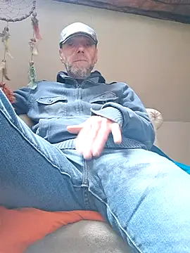 Snapshot of eddouxxx78 chatting on 10-19-25, 10:27 eddouxxx78 online show from 10-19-25, 10:27