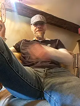 eddouxxx78 online show from 04-25-26, 07:00