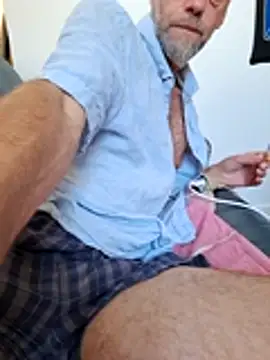 Snapshot of eddouxxx78 chatting on 06-24-26, 03:11 eddouxxx78 online show from 06-24-26, 03:11