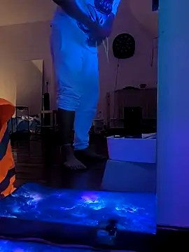 Snapshot of Youngtimer_1997 chatting on 03-15-25, 03:18 Youngtimer 1997 online show from 03-15-25, 03:18