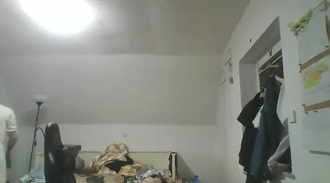 Snapshot of Youngtimer_1997 chatting on 03-16-25, 12:45 Youngtimer 1997 online show from 03-16-25, 12:45