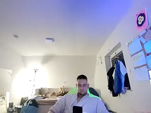 Snapshot of Youngtimer_1997 chatting on 03-17-25, 05:01 Youngtimer 1997 online show from 03-17-25, 05:01