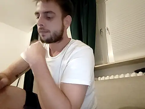 Snapshot of Youngtimer_1997 chatting on 09-17-25, 10:00 Youngtimer 1997 online show from 09-17-25, 10:00