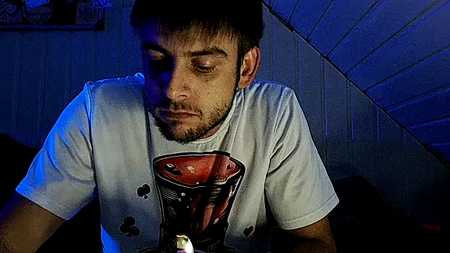 Snapshot of Youngtimer_1997 chatting on 10-21-25, 06:52 Youngtimer 1997 online show from 10-21-25, 06:52