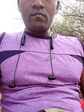 pritamkr69 online show from 03-04-25, 08:46