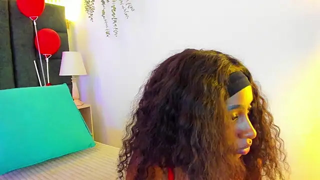 Snapshot of AntonellaaHot chatting on 02-19-25, 10:53 AntonellaaHot online show from 02-19-25, 10:53