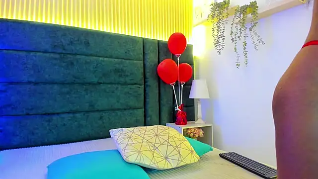 Snapshot of AntonellaaHot chatting on 02-21-25, 08:27 AntonellaaHot online show from 02-21-25, 08:27