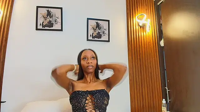 Snapshot of AntonellaaHot chatting on 10-11-25, 03:06 AntonellaaHot online show from 10-11-25, 03:06