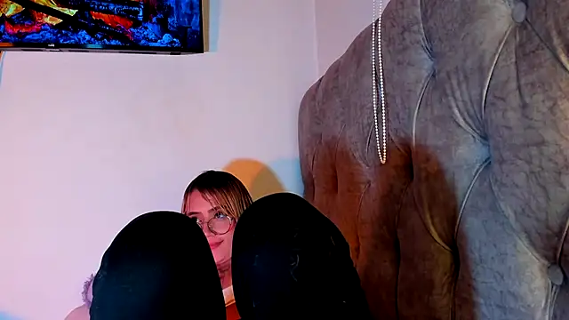 Sabrina Cole online show from 10-16-25, 04:24