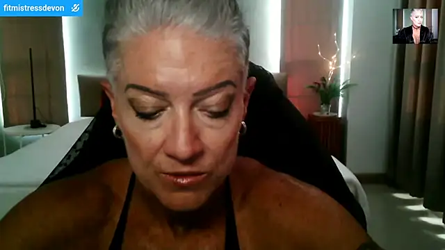 Devon2020 online show from 03-25-26, 10:32