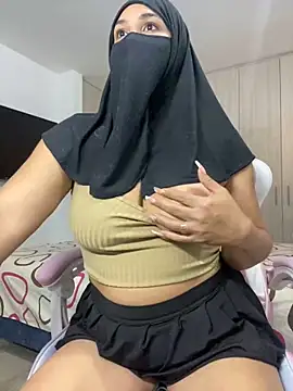 Snapshot of Jameela chatting on 12-08-24, 05:18 Jameela online show from 12-08-24, 05:18