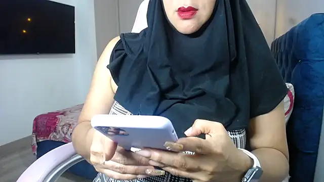 Snapshot of Jameela chatting on 12-15-24, 03:02 Jameela online show from 12-15-24, 03:02