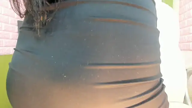 Snapshot of Jameela chatting on 01-07-25, 12:13 Jameela online show from 01-07-25, 12:13