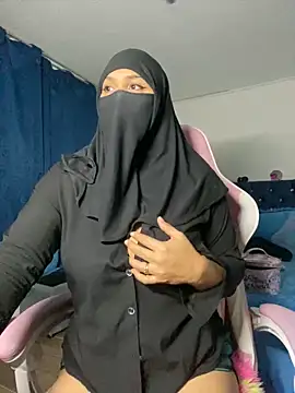 Snapshot of Jameela chatting on 01-11-25, 05:20 Jameela online show from 01-11-25, 05:20