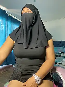 Snapshot of Jameela chatting on 01-15-25, 06:40 Jameela online show from 01-15-25, 06:40