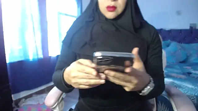 Snapshot of Jameela chatting on 01-22-25, 09:54 Jameela online show from 01-22-25, 09:54