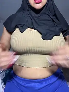 Snapshot of Jameela chatting on 02-04-25, 02:49 Jameela online show from 02-04-25, 02:49