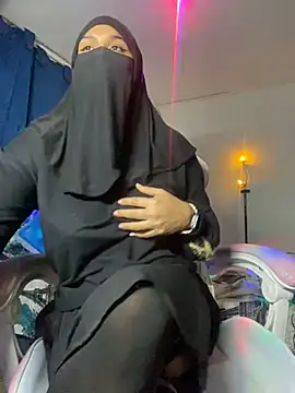 Snapshot of Jameela chatting on 02-11-25, 01:41 Jameela online show from 02-11-25, 01:41