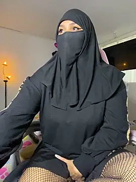 Snapshot of Jameela chatting on 03-06-25, 08:05 Jameela online show from 03-06-25, 08:05