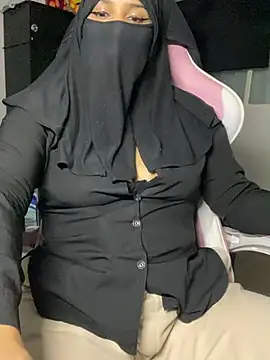 Snapshot of Jameela chatting on 03-21-25, 10:39 Jameela online show from 03-21-25, 10:39