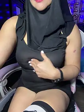 Snapshot of Jameela chatting on 10-14-25, 09:04 Jameela online show from 10-14-25, 09:04