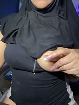 Snapshot of Jameela chatting on 11-13-25, 11:58 Jameela online show from 11-13-25, 11:58