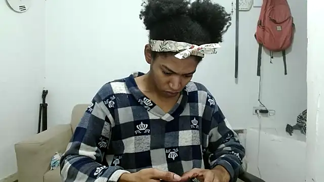 angelamarie1 online show from 09-18-25, 10:28