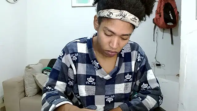 Snapshot of angelamarie1 chatting on 03-04-26, 01:06 angelamarie1 online show from 03-04-26, 01:06