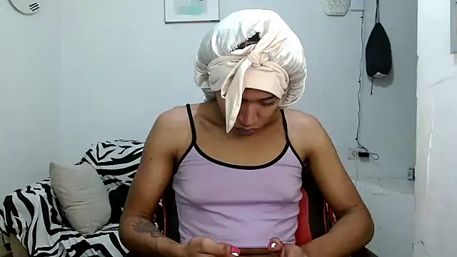 Snapshot of angelamarie1 chatting on 03-24-26, 11:37 angelamarie1 online show from 03-24-26, 11:37