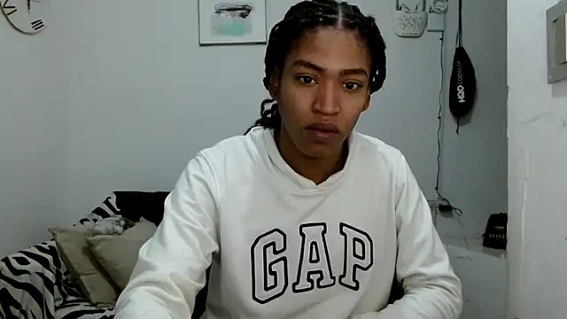 Snapshot of angelamarie1 chatting on 04-06-26, 12:17 angelamarie1 online show from 04-06-26, 12:17