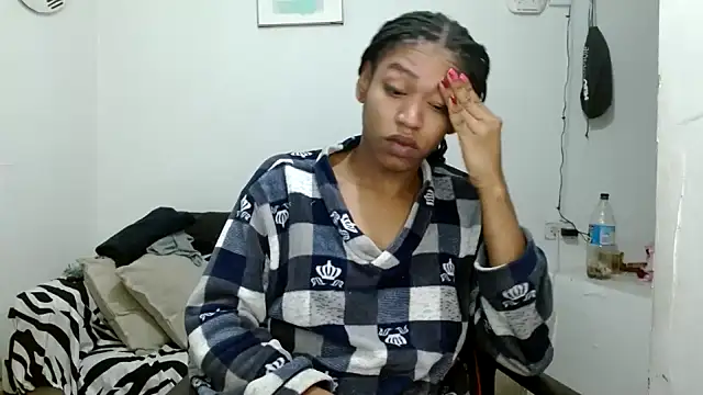 Snapshot of angelamarie1 chatting on 04-10-26, 12:10 angelamarie1 online show from 04-10-26, 12:10