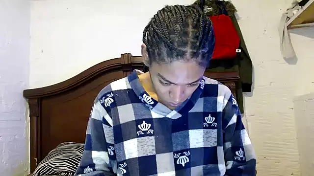 Snapshot of angelamarie1 chatting on 04-14-26, 12:11 angelamarie1 online show from 04-14-26, 12:11