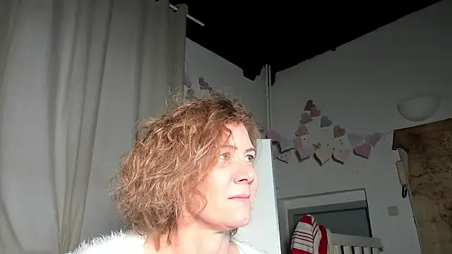 Snapshot of Lola_Belgium chatting on 02-09-25, 04:07 Lola Belgium online show from 02-09-25, 04:07