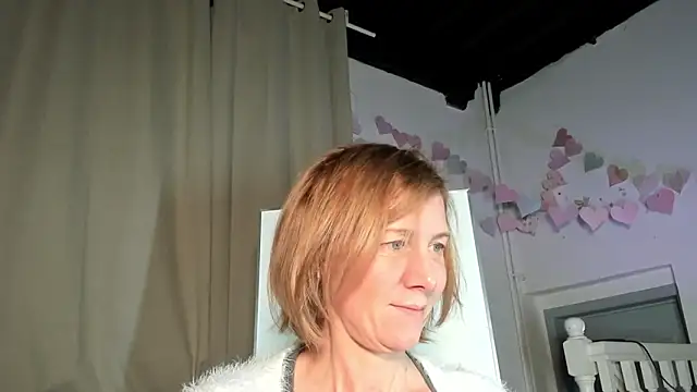 Snapshot of Lola_Belgium chatting on 02-10-25, 08:42 Lola Belgium online show from 02-10-25, 08:42