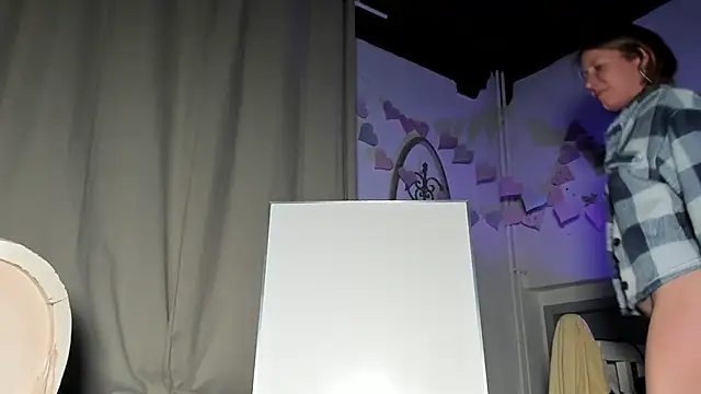 Snapshot of Lola_Belgium chatting on 02-24-25, 06:26 Lola Belgium online show from 02-24-25, 06:26