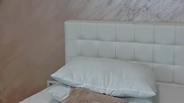 Sierra Halle online show from 01-22-25, 11:21