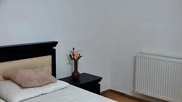 Sierra Halle online show from 03-14-25, 08:49