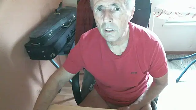 Snapshot of olibrius71 chatting on 02-17-25, 09:46 olibrius71 online show from 02-17-25, 09:46