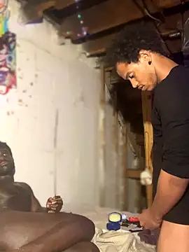 Snapshot of versetopcouple chatting on 09-29-25, 05:07 versetopcouple online show from 09-29-25, 05:07