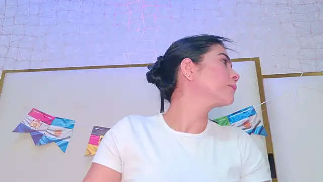 Snapshot of paola_rodriguez chatting on 06-30-26, 09:54 paola rodriguez online show from 06-30-26, 09:54